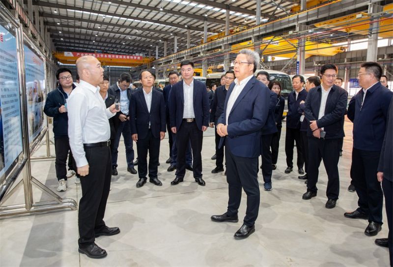 南通市委書記吳新明、市長張彤一行蒞臨江蘇衛(wèi)華海洋重工觀摩調研